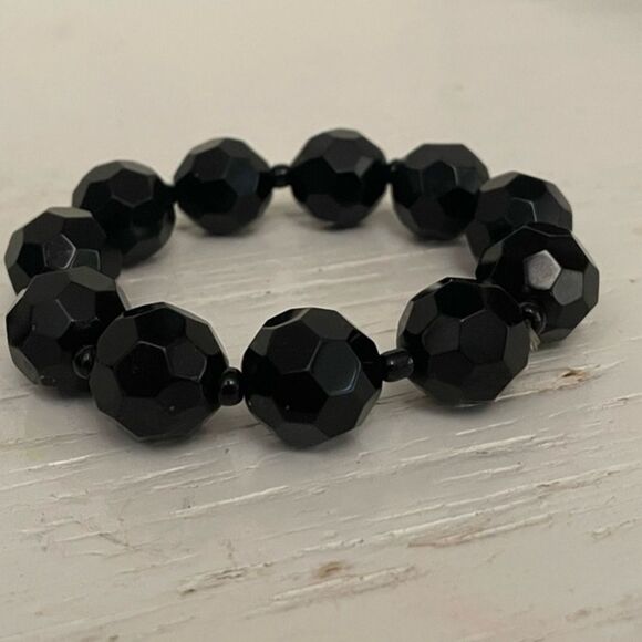 7.5” Sarda heavy stackable chunky black onyx honeycomb bead stretch bracelet - Picture 4 of 11